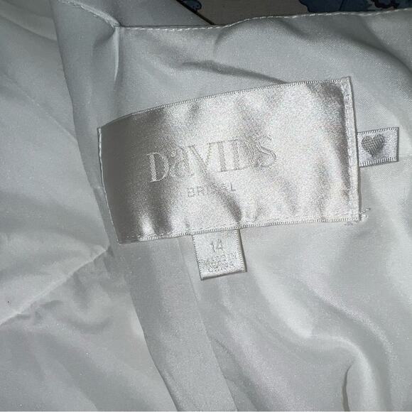 David’s Bridal Wedding Dress Style WG3709 soft white - Picture 9 of 13